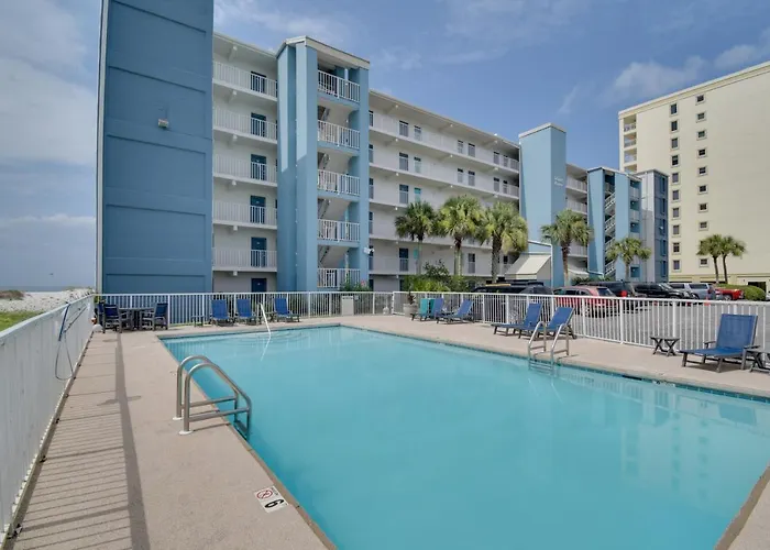 Holiday home Beachfront W/ Community Pool! *